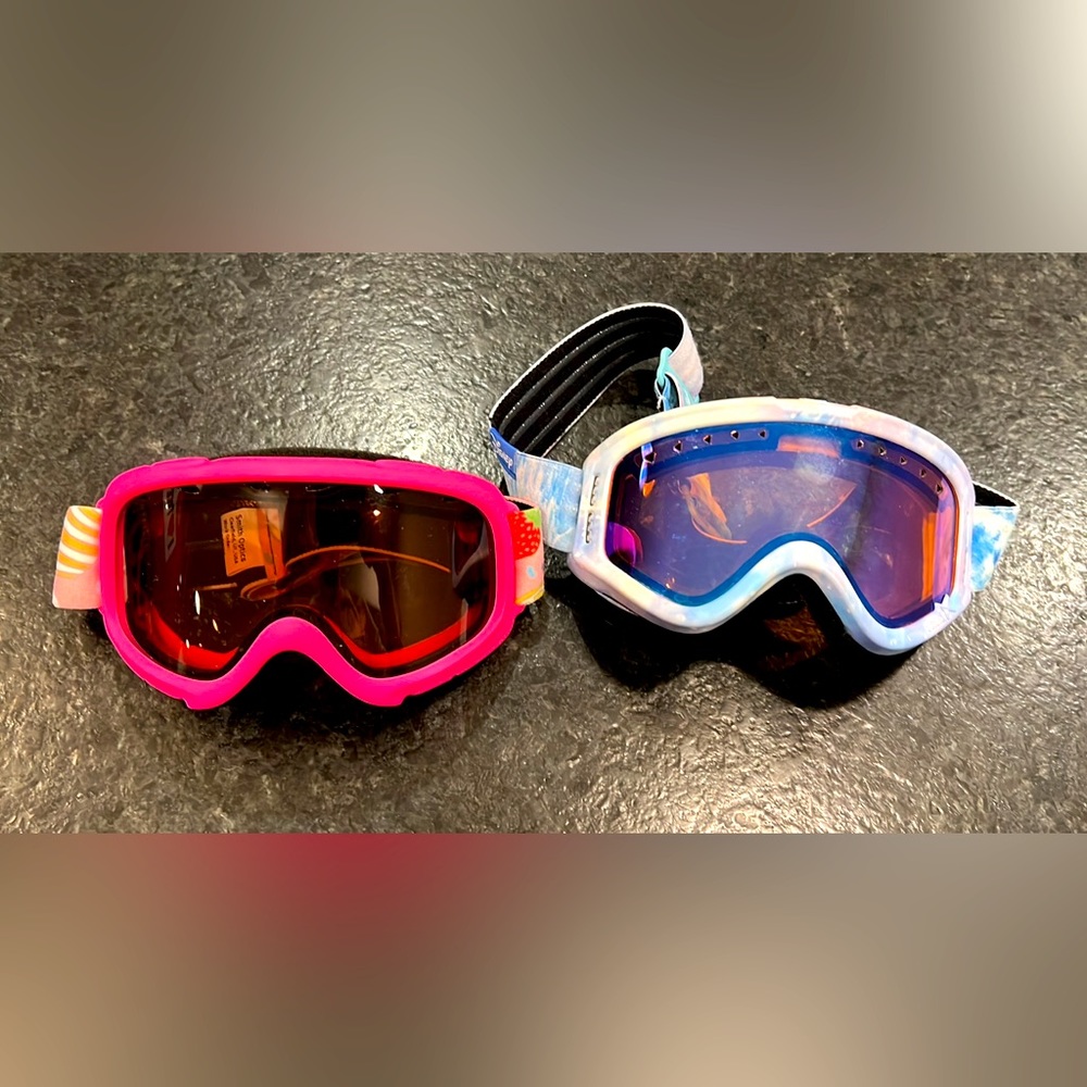 Girls goggles ski and snow boarding